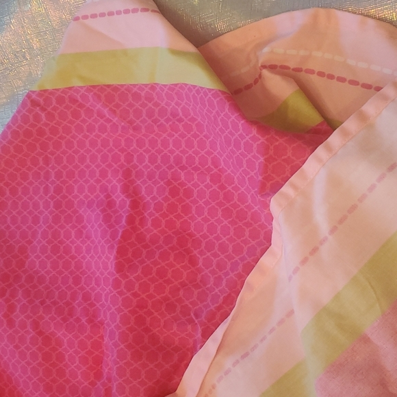 Lambs and ivy crib bedskirt dark pinknlightbpink and spring green - Picture 4 of 4